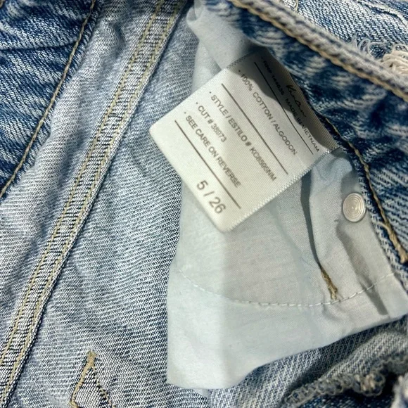 KanCan size 26 Distressed Blue Denim Shorts - Picture 3 of 4